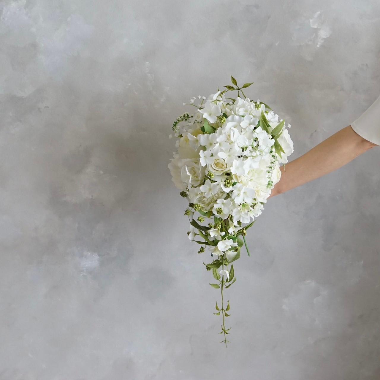 芍薬と紫陽花の上品キャスケードブーケ（ブートニア付） | 6枚目