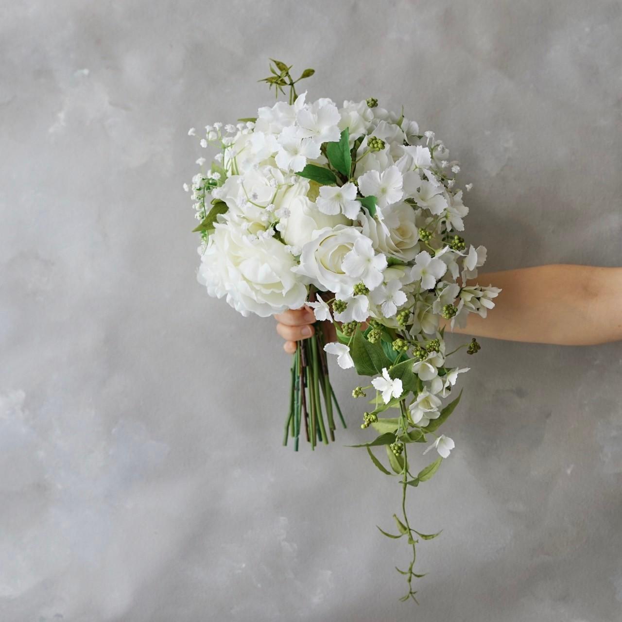 芍薬と紫陽花の上品キャスケードブーケ（ブートニア付） | 7枚目